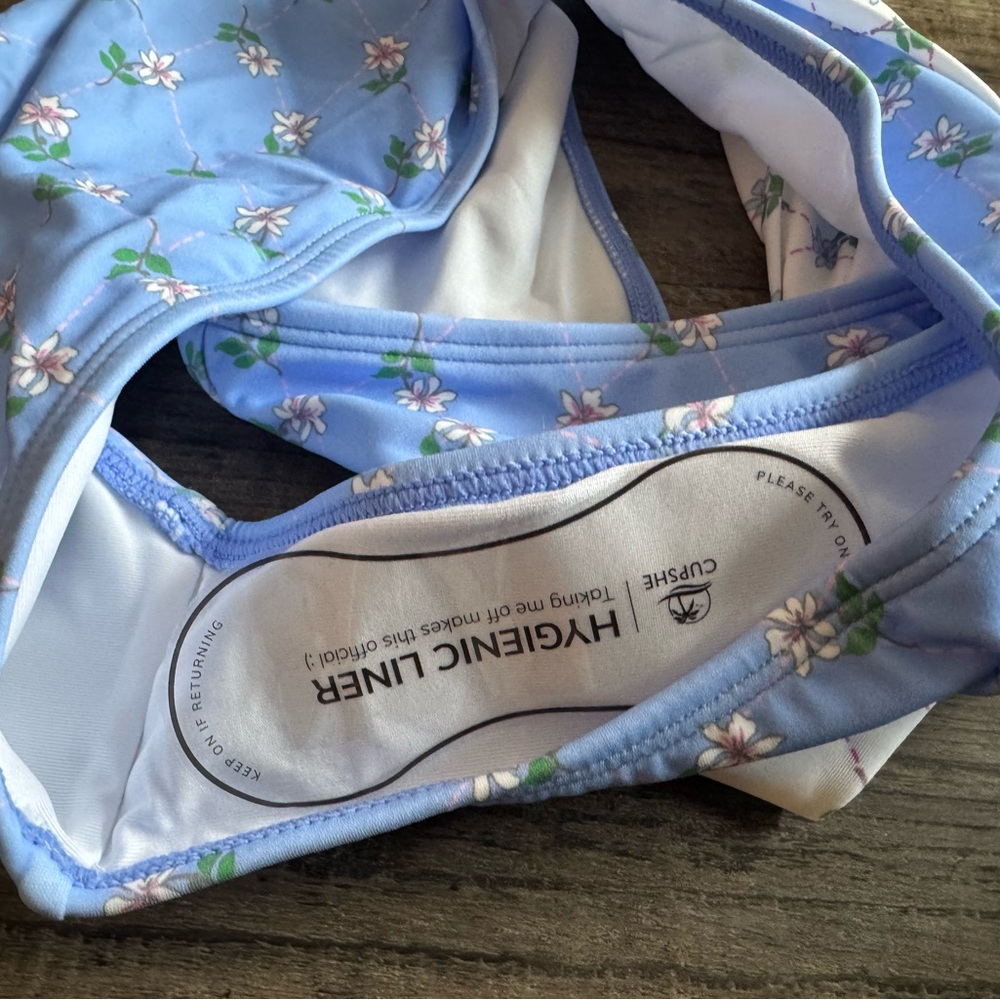 Cupshe Blue and White Floral Bikini - Picture 6 of 7